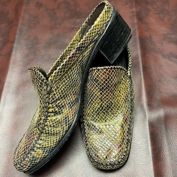 Stuart Weitzman snake print tan mules,‎ size 8 1/2 B - Picture 3 of 16